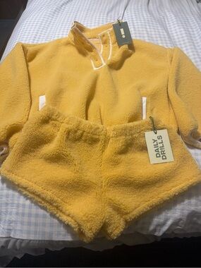 Daily Drills Yellow Sherpa Lounge Set with White Trim